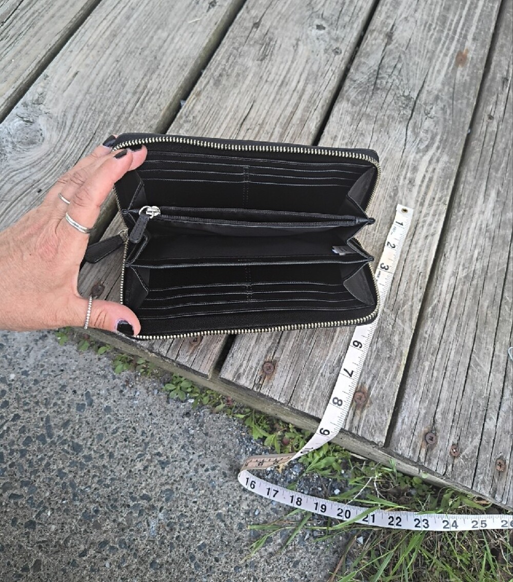 Coach || Classic Black Wallet - Picture 10 of 15